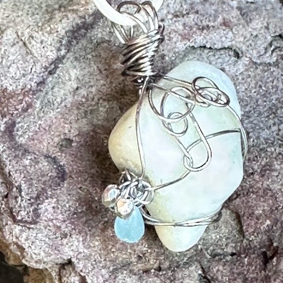 Quartz Pendant Necklace Gemstone Wire Wrapped 16-18’ Chain 4250 W - Picture 7 of 10